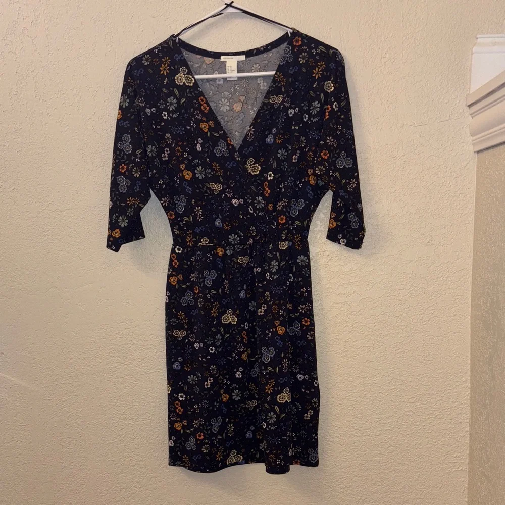 h&m blue floral wrap dress Women's Light blue/floral Crped Wrap-front Dress